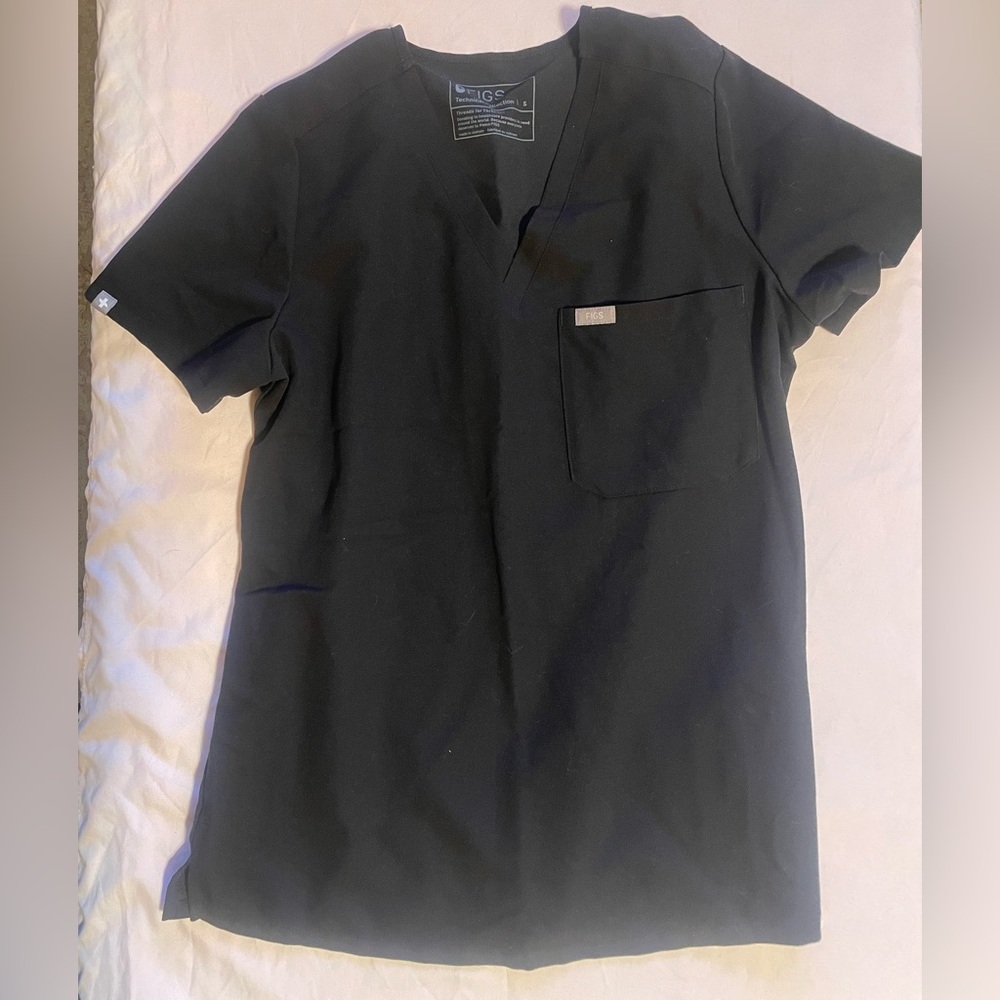 Figs scrub top